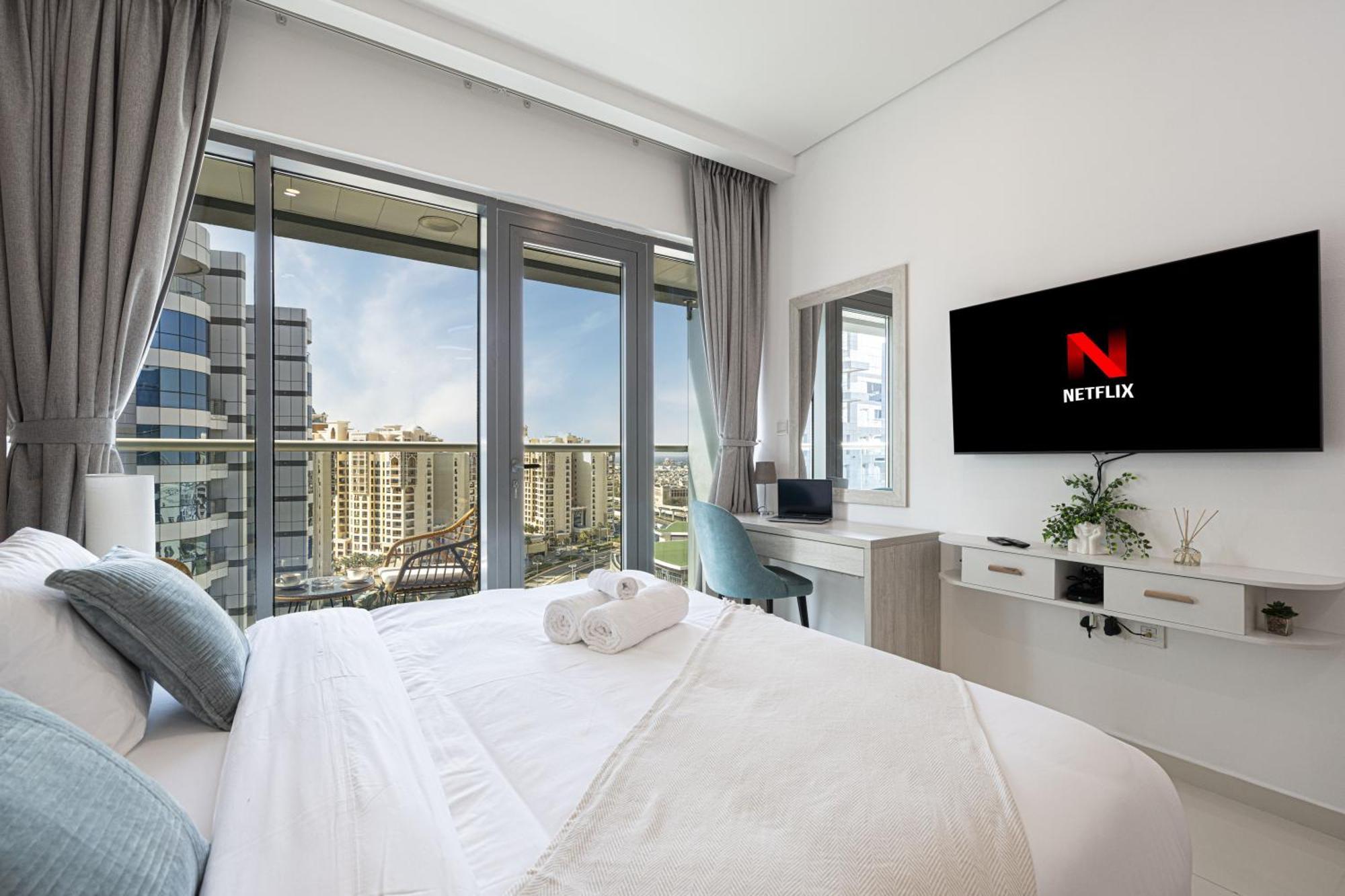 Apartment Infinity Pool In Palm Jumeirah On Exclusive West *